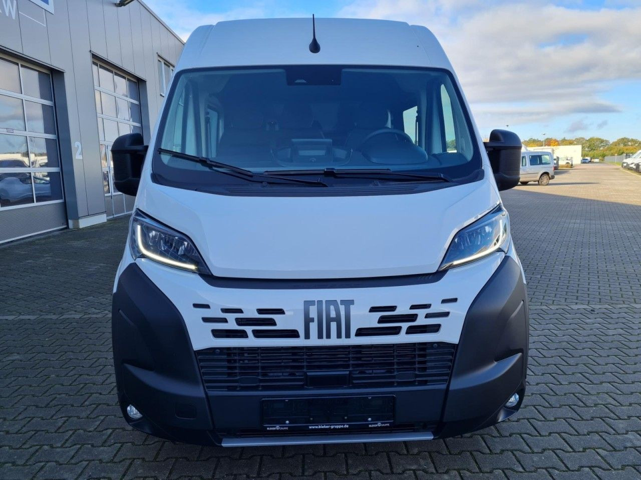 Fiat Ducato 35 Kasten Doka 6-Sitze L3H2 AG KLIMA Navi - Furgão, Carrinha cabine dupla: foto 2 Fiat Ducato 35 Kasten Doka 6-Sitze L3H2 AG KLIMA Navi - Furgão, Carrinha cabine dupla: foto 2