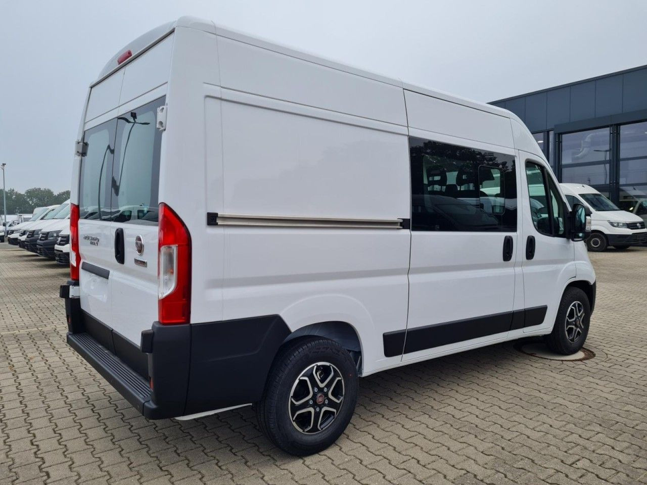 Fiat Ducato 35 Kasten Doka 7-Sitze 2x Schiebetür Maxi - Furgão, Carrinha cabine dupla: foto 5 Fiat Ducato 35 Kasten Doka 7-Sitze 2x Schiebetür Maxi - Furgão, Carrinha cabine dupla: foto 5