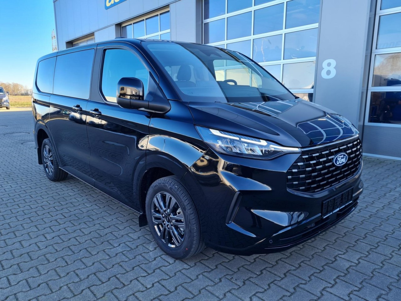 Ford Tourneo Custom 320 L1 AG Titanium X AHK LED NAVI 2X SCHIEBE - Carrinha cabine dupla: foto 3 Ford Tourneo Custom 320 L1 AG Titanium X AHK LED NAVI 2X SCHIEBE - Carrinha cabine dupla: foto 3