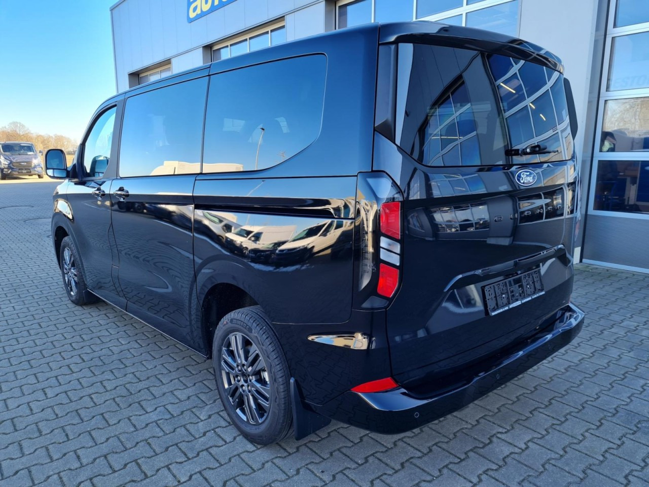 Ford Tourneo Custom 320 L1 AG Titanium X AHK LED NAVI 2X SCHIEBE - Carrinha cabine dupla: foto 4 Ford Tourneo Custom 320 L1 AG Titanium X AHK LED NAVI 2X SCHIEBE - Carrinha cabine dupla: foto 4