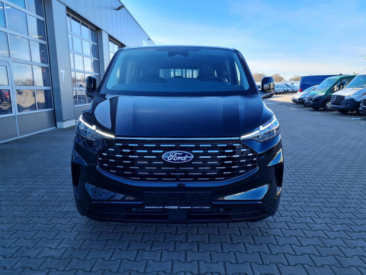 Ford Tourneo Custom 320 L1 AG Titanium X AHK LED NAVI 2X SCHIEBE - Carrinha cabine dupla: foto 2 Ford Tourneo Custom 320 L1 AG Titanium X AHK LED NAVI 2X SCHIEBE - Carrinha cabine dupla: foto 2