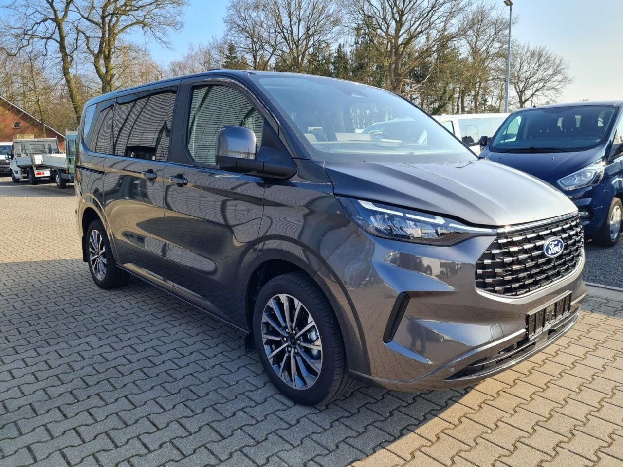 Ford Tourneo Custom 320 Titanium X L1 AHK LED LMF NAV - Furgão de passageiros: foto 3 Ford Tourneo Custom 320 Titanium X L1 AHK LED LMF NAV - Furgão de passageiros: foto 3