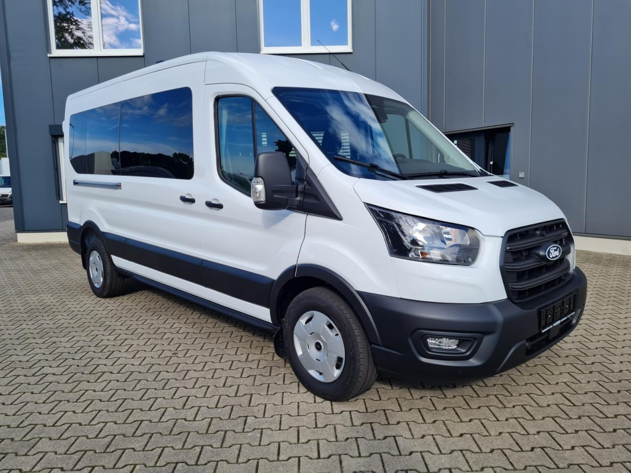 Ford Transit 350 Kombi TDCi L3 Trend 9 Sitzer AUTOMATIK - Minibus, Furgão de passageiros: foto 3 Ford Transit 350 Kombi TDCi L3 Trend 9 Sitzer AUTOMATIK - Minibus, Furgão de passageiros: foto 3