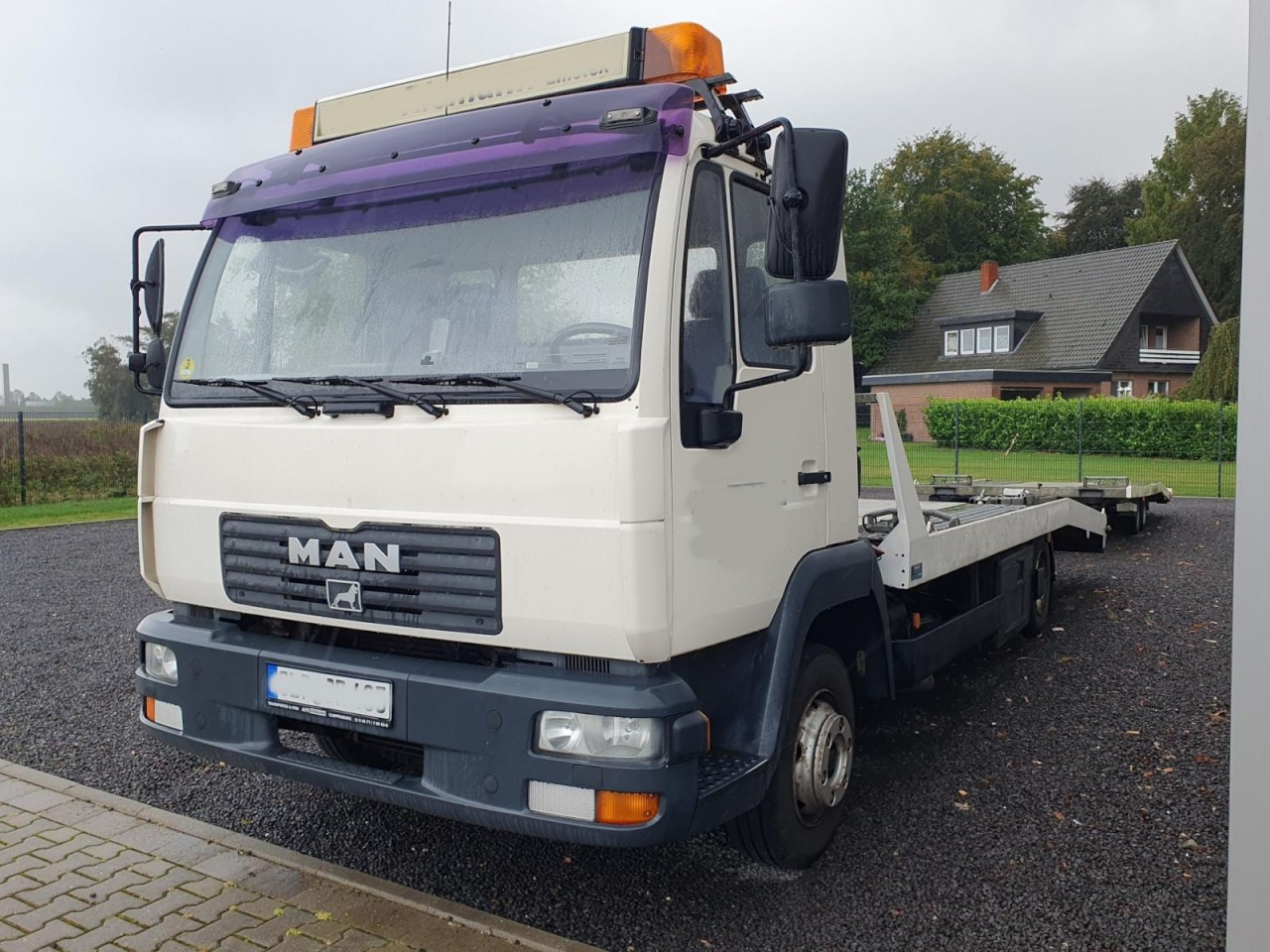 Man LE 8.180 Autotransporter evtl. mit Anhänger - Camião transporte de veículos: foto 2 Man LE 8.180 Autotransporter evtl. mit Anhänger - Camião transporte de veículos: foto 2