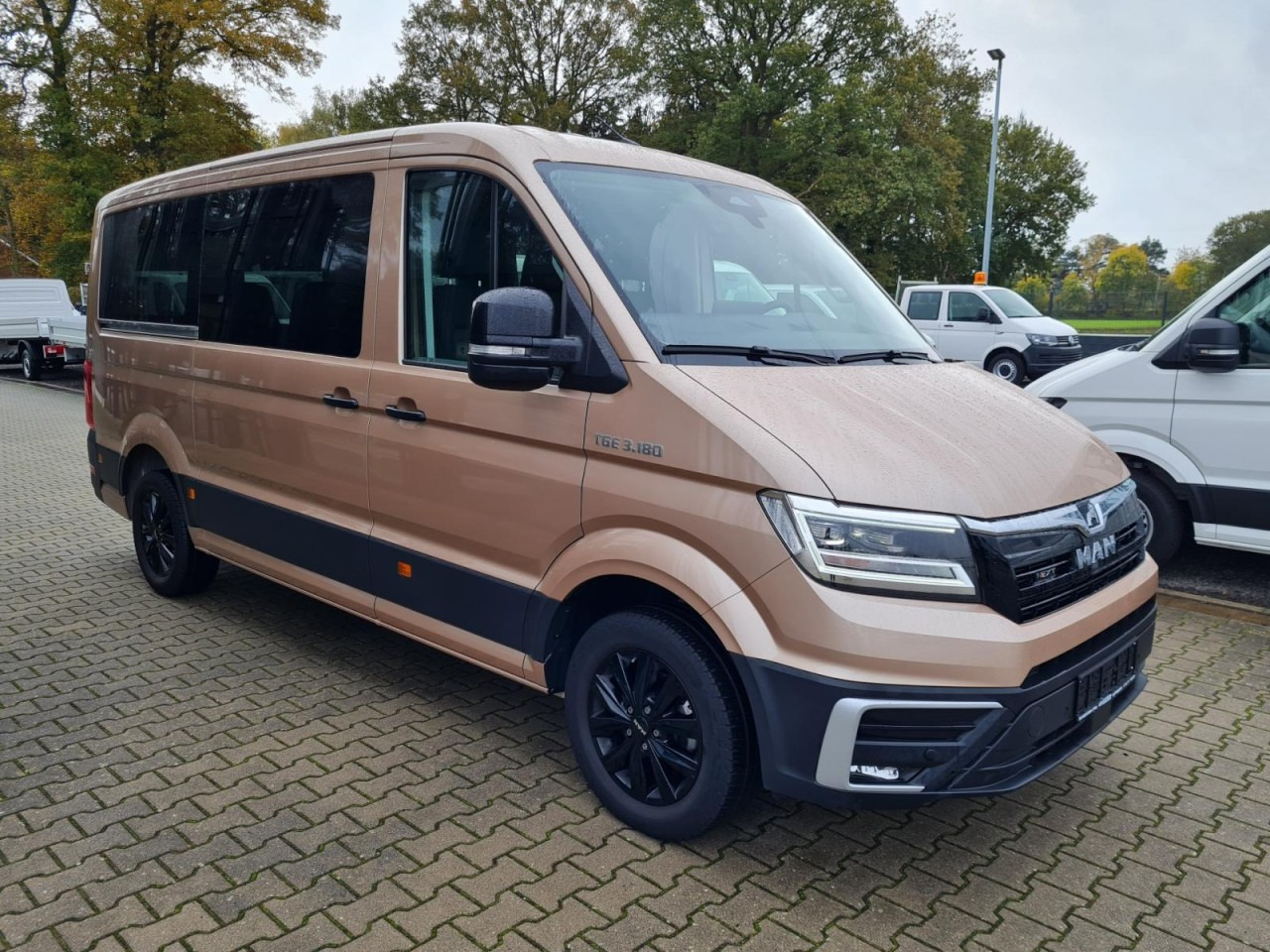 Man TGE 3.180 TDi Kombi 9 Sitze ALU KAMERA LED LEDER Sonderumbau - Carrinha cabine dupla: foto 3 Man TGE 3.180 TDi Kombi 9 Sitze ALU KAMERA LED LEDER Sonderumbau - Carrinha cabine dupla: foto 3