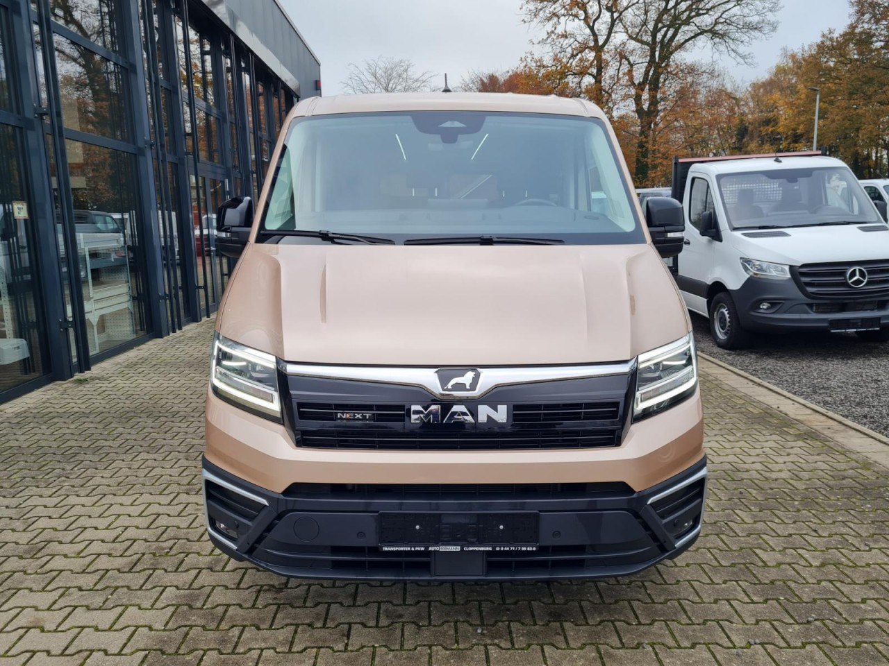 Man TGE 3.180 TDi Kombi 9 Sitze ALU KAMERA LED LEDER Sonderumbau - Minibus, Furgão de passageiros: foto 2 Man TGE 3.180 TDi Kombi 9 Sitze ALU KAMERA LED LEDER Sonderumbau - Minibus, Furgão de passageiros: foto 2