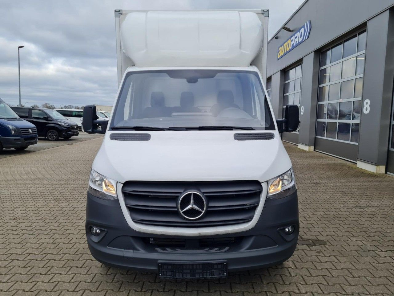 Mercedes-Benz Sprinter 315 CDi Koffer lang MBux Klima - Carrinha de contentor: foto 2 Mercedes-Benz Sprinter 315 CDi Koffer lang MBux Klima - Carrinha de contentor: foto 2