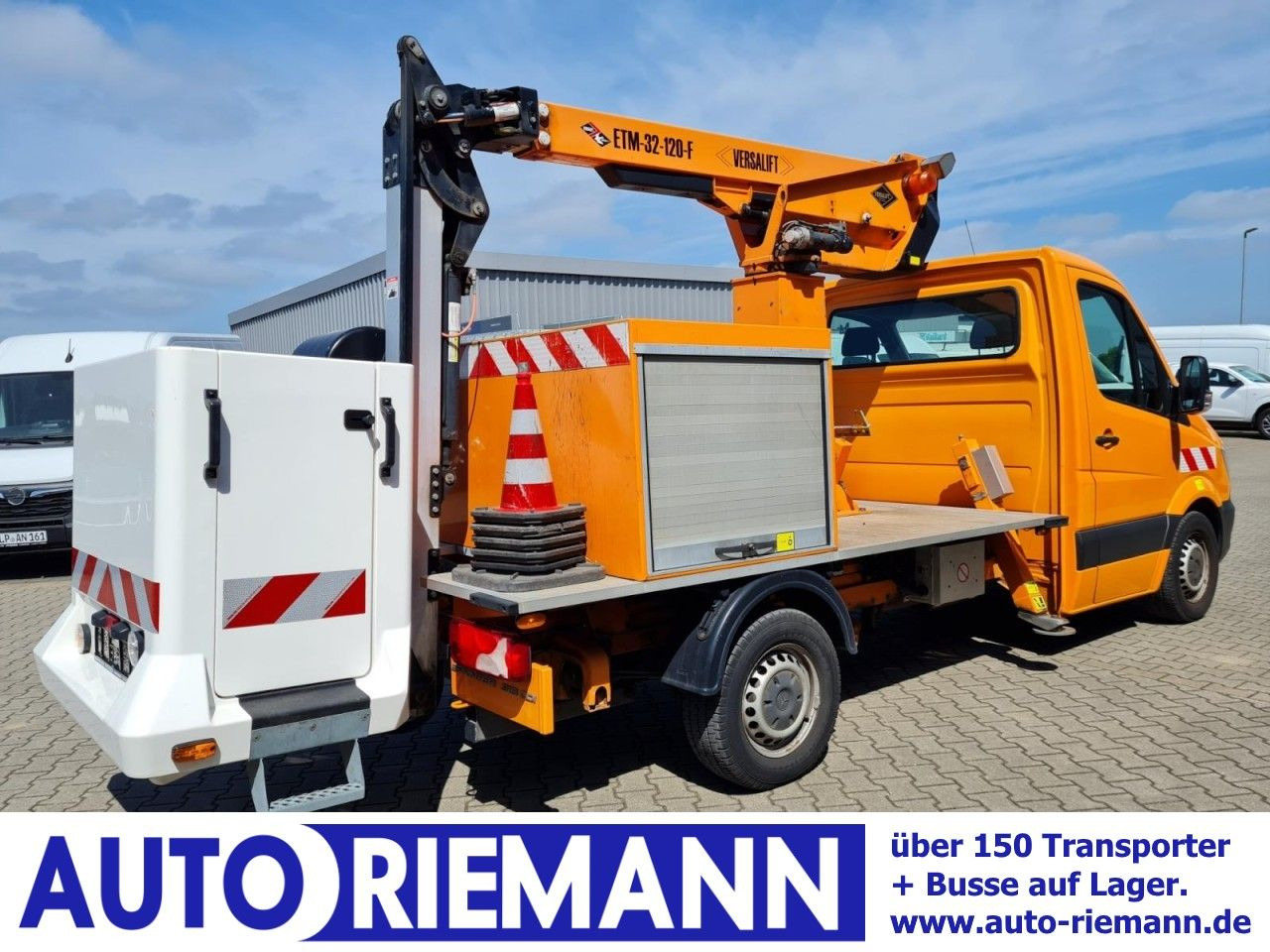 Mercedes-Benz Sprinter 316 CDI Hubarbeitsbühne 12m Korb isolie - Caminhão com plataforma aérea: foto 1 Mercedes-Benz Sprinter 316 CDI Hubarbeitsbühne 12m Korb isolie - Caminhão com plataforma aérea: foto 1