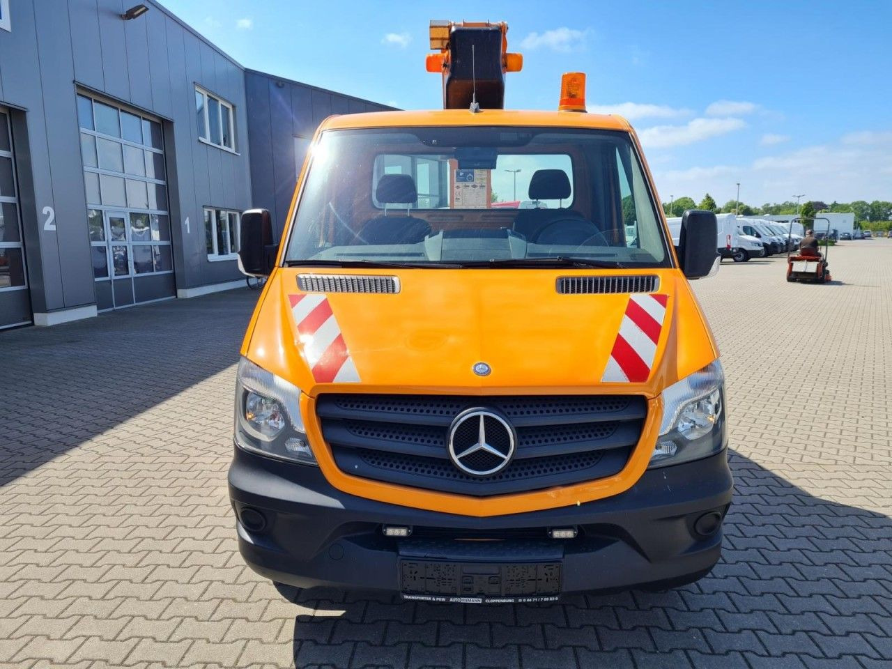 Mercedes-Benz Sprinter 316 CDI Hubarbeitsbühne 12m Korb isolie - Caminhão com plataforma aérea: foto 3 Mercedes-Benz Sprinter 316 CDI Hubarbeitsbühne 12m Korb isolie - Caminhão com plataforma aérea: foto 3