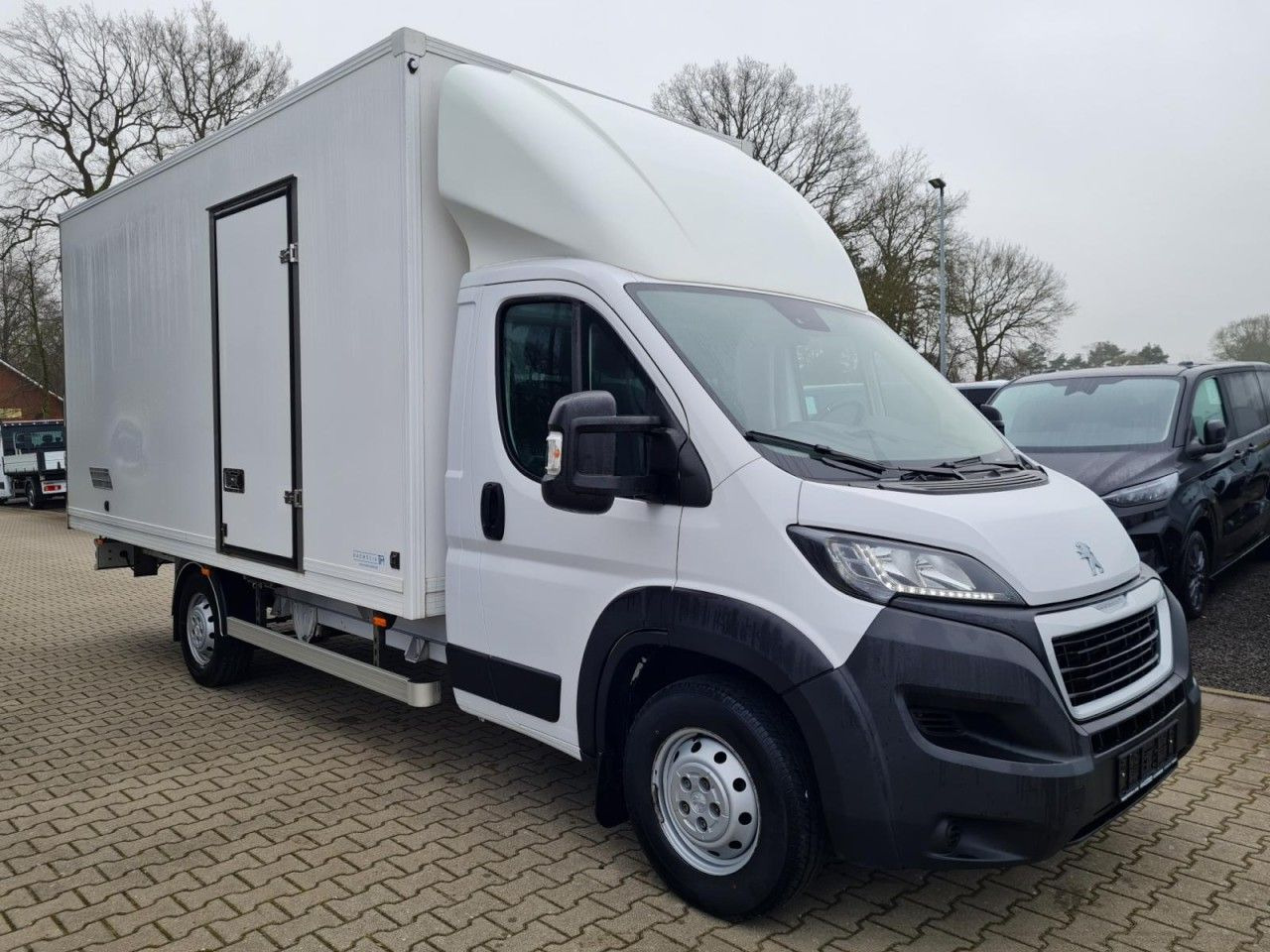 Peugeot Boxer 3.5t Koffer lang L4 ERGO KLIMA KOMFORT TEM - Carrinha de contentor: foto 3 Peugeot Boxer 3.5t Koffer lang L4 ERGO KLIMA KOMFORT TEM - Carrinha de contentor: foto 3