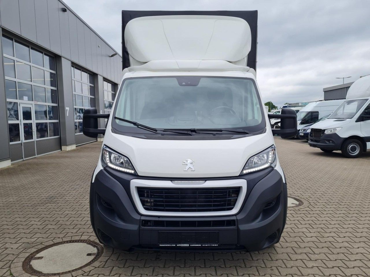 Peugeot Boxer 3,5t Pritsche Plane 2.2 HDi L4 435 - Carrinha de lona: foto 2 Peugeot Boxer 3,5t Pritsche Plane 2.2 HDi L4 435 - Carrinha de lona: foto 2