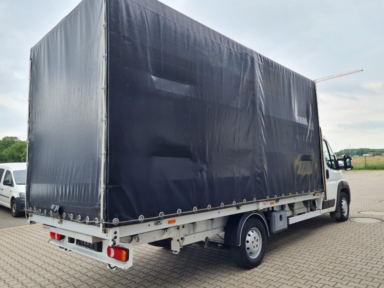 Peugeot Boxer 3,5t Pritsche Plane 2.2 HDi L4 435 - Carrinha de lona: foto 5 Peugeot Boxer 3,5t Pritsche Plane 2.2 HDi L4 435 - Carrinha de lona: foto 5