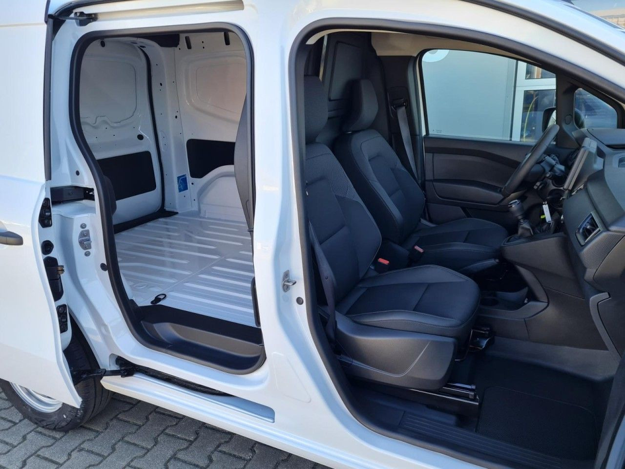 Renault Kangoo Van Kasten L1H1 TCe 1.3i KLIMA PDC TEMPOM - Furgão compacto: foto 4 Renault Kangoo Van Kasten L1H1 TCe 1.3i KLIMA PDC TEMPOM - Furgão compacto: foto 4