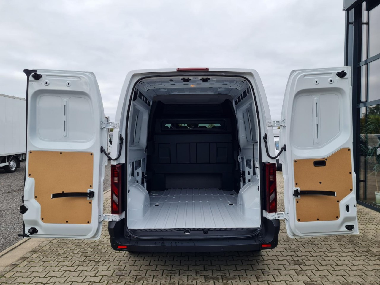 Renault Master 35 Kasten dCi Doka L3H2 KLIMA TEMPOMAT - Carrinha cabine dupla: foto 5 Renault Master 35 Kasten dCi Doka L3H2 KLIMA TEMPOMAT - Carrinha cabine dupla: foto 5