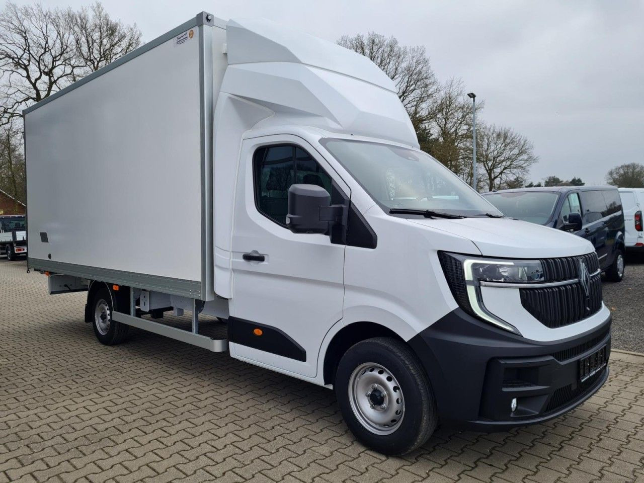 Renault Master 35 New Möbel Koffer KLIMA Tempom LF 4,80m - Carrinha de contentor: foto 3 Renault Master 35 New Möbel Koffer KLIMA Tempom LF 4,80m - Carrinha de contentor: foto 3