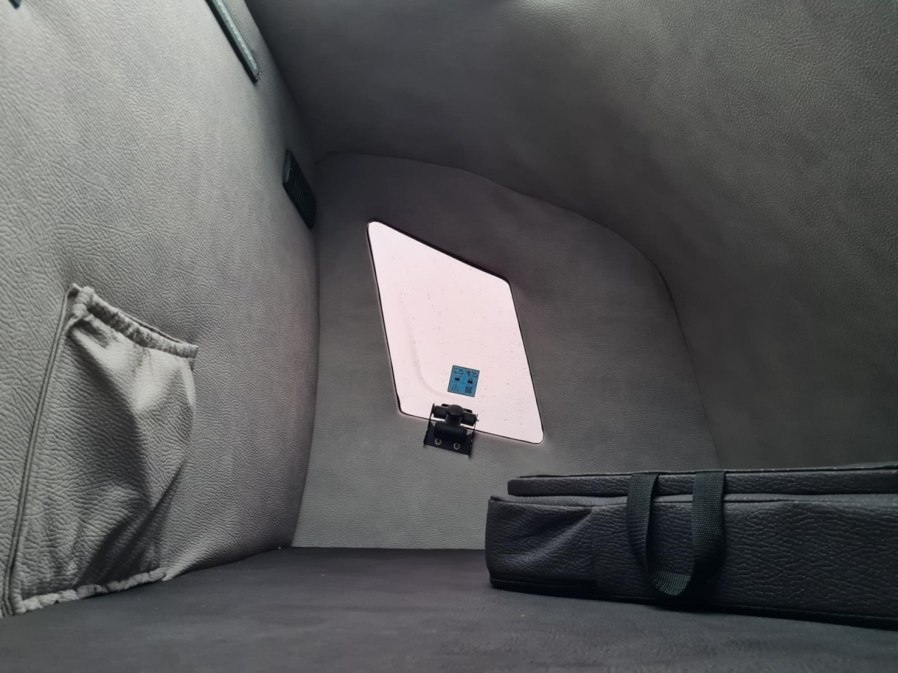 Renault Master 35 Pritsche Schiebe Plane Schlafkab 10 PAL LUFTFEDER - Carrinha de lona: foto 5 Renault Master 35 Pritsche Schiebe Plane Schlafkab 10 PAL LUFTFEDER - Carrinha de lona: foto 5