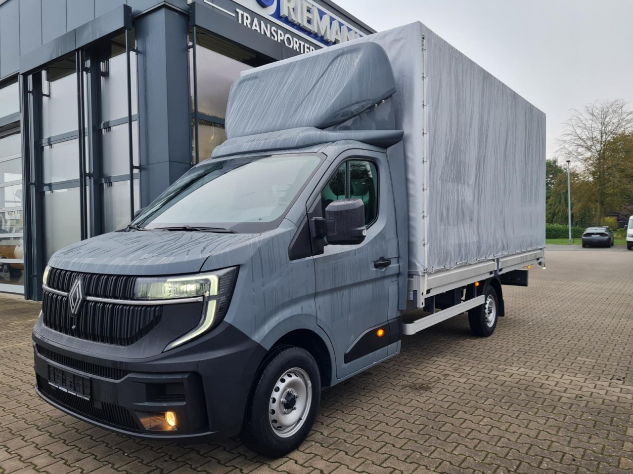 Renault Master Pritsche Schiebe Plane 10 Pal. LUFTFEDERUNG - Carrinha de lona: foto 2 Renault Master Pritsche Schiebe Plane 10 Pal. LUFTFEDERUNG - Carrinha de lona: foto 2