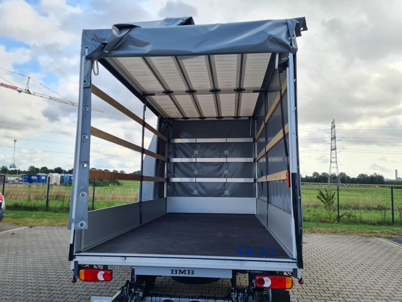 Renault Master Pritsche Schiebe Plane Schlafkab LBW Luft - Carrinha de lona: foto 5 Renault Master Pritsche Schiebe Plane Schlafkab LBW Luft - Carrinha de lona: foto 5