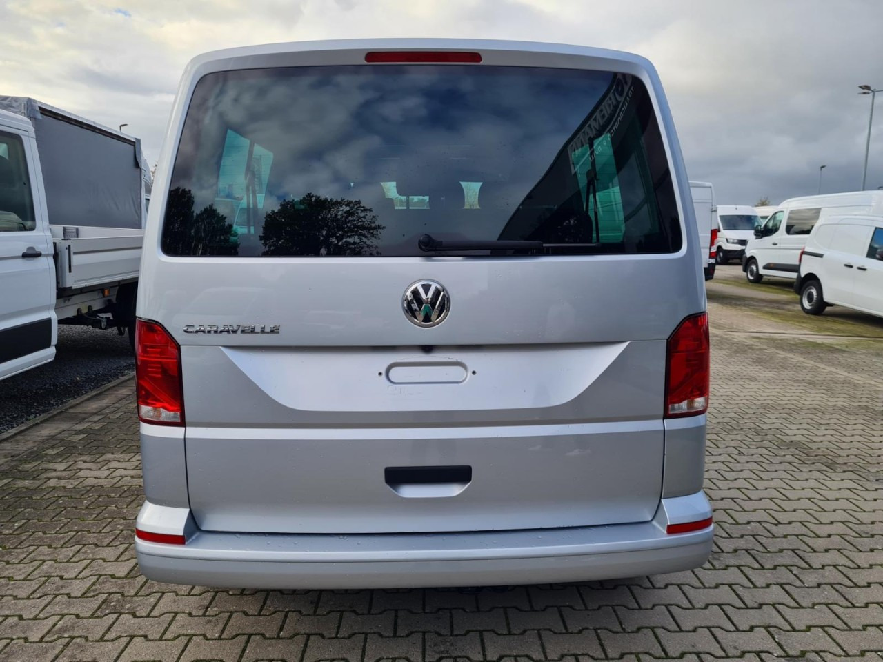 VW Volkswagen T6.1 Caravelle TDI lang 9 Sitzer 2 Schiebetüren Trendl. - Minibus, Furgão de passageiros: foto 5 VW Volkswagen T6.1 Caravelle TDI lang 9 Sitzer 2 Schiebetüren Trendl. - Minibus, Furgão de passageiros: foto 5