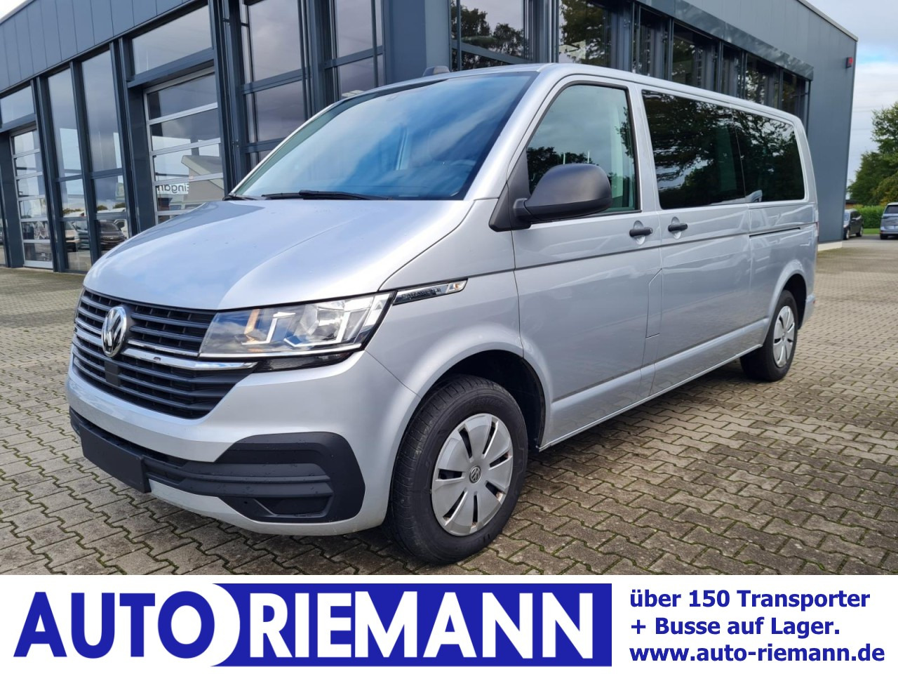 VW Volkswagen T6.1 Caravelle TDI lang 9 Sitzer 2 Schiebetüren Trendl. - Minibus, Furgão de passageiros: foto 1 VW Volkswagen T6.1 Caravelle TDI lang 9 Sitzer 2 Schiebetüren Trendl. - Minibus, Furgão de passageiros: foto 1
