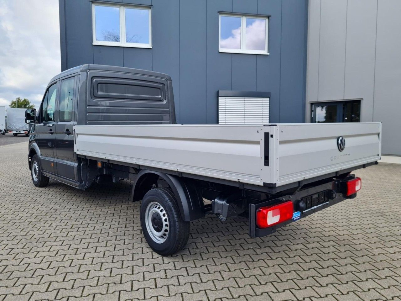 Volkswagen Crafter 35 Doka 7-Sitze MAXI L4 KLIMA TEMPOMAT - Carrinha de caixa aberta, Carrinha cabine dupla: foto 4 Volkswagen Crafter 35 Doka 7-Sitze MAXI L4 KLIMA TEMPOMAT - Carrinha de caixa aberta, Carrinha cabine dupla: foto 4