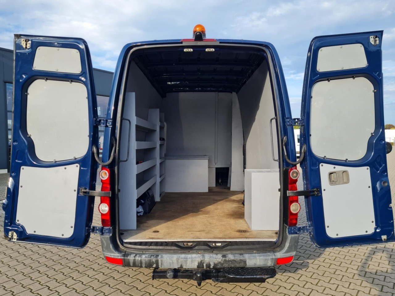 Volkswagen Crafter 35 Kasten Doka 5 Sitze AHK 3.5to REGALSYSTEM - Furgão, Carrinha cabine dupla: foto 5 Volkswagen Crafter 35 Kasten Doka 5 Sitze AHK 3.5to REGALSYSTEM - Furgão, Carrinha cabine dupla: foto 5