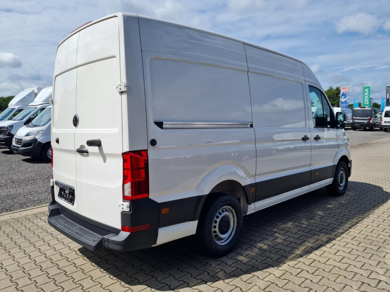 Volkswagen Crafter 35 Kasten MR L3H3 KLIMA KOMFORT PDC TEMPOMAT - Furgão: foto 4 Volkswagen Crafter 35 Kasten MR L3H3 KLIMA KOMFORT PDC TEMPOMAT - Furgão: foto 4