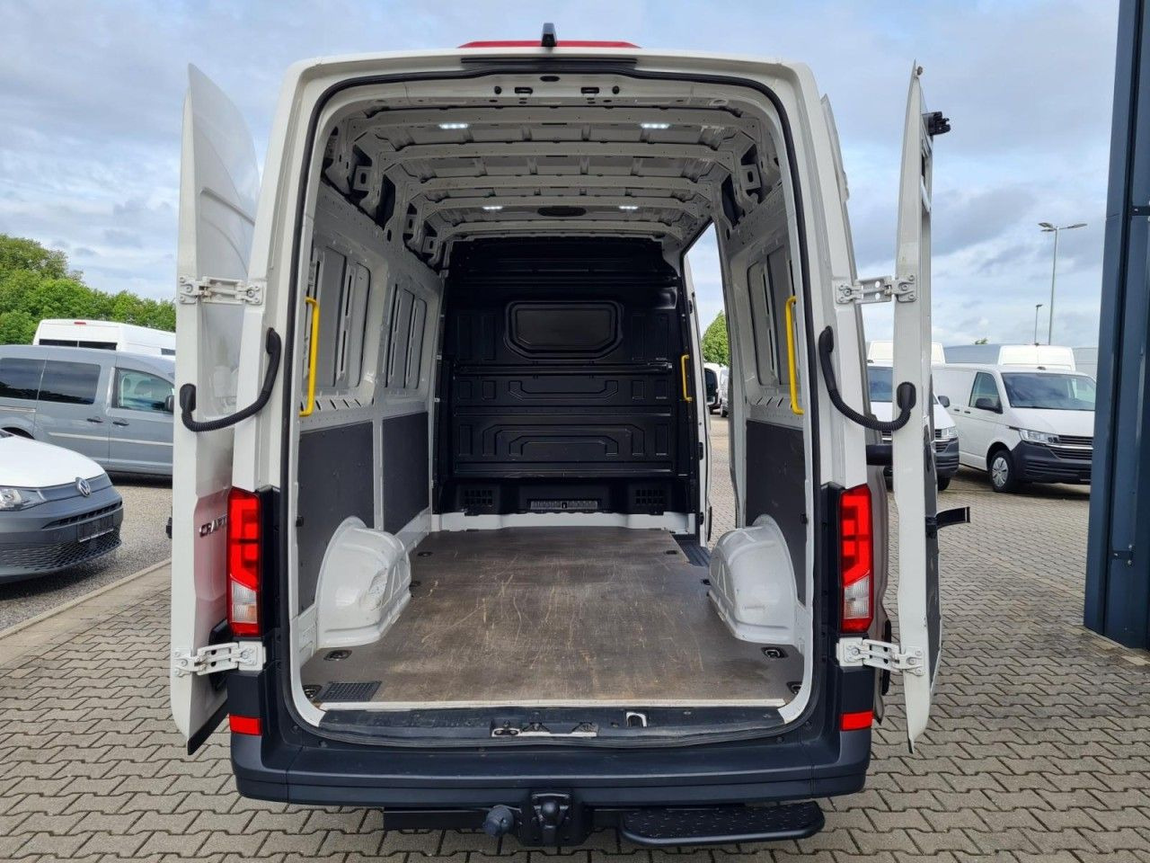 Volkswagen Crafter 35 Kasten TDI MR KLIMA KAMERA AUTOMATIK - Furgão: foto 5 Volkswagen Crafter 35 Kasten TDI MR KLIMA KAMERA AUTOMATIK - Furgão: foto 5