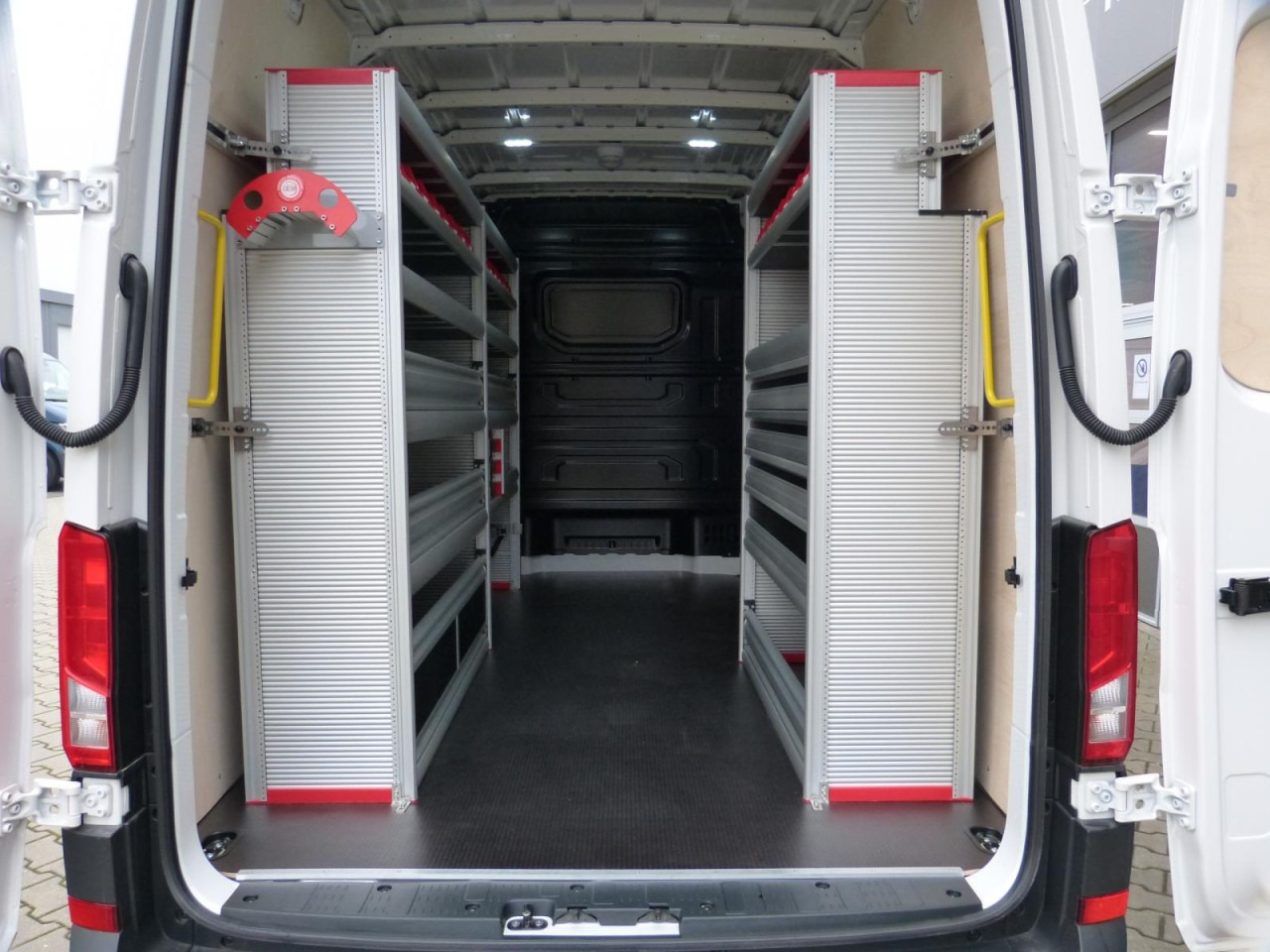 Volkswagen Crafter 35 Kasten TDI MR PDC WERKSTATTEINRICHTUNG - Furgão: foto 5 Volkswagen Crafter 35 Kasten TDI MR PDC WERKSTATTEINRICHTUNG - Furgão: foto 5