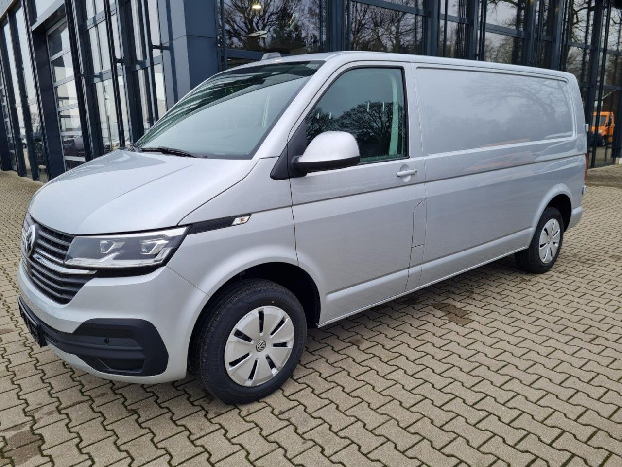 Volkswagen T6.1 Kasten TDI lang DSG LED KAMERA TEMPOMAT - Furgão compacto: foto 3 Volkswagen T6.1 Kasten TDI lang DSG LED KAMERA TEMPOMAT - Furgão compacto: foto 3