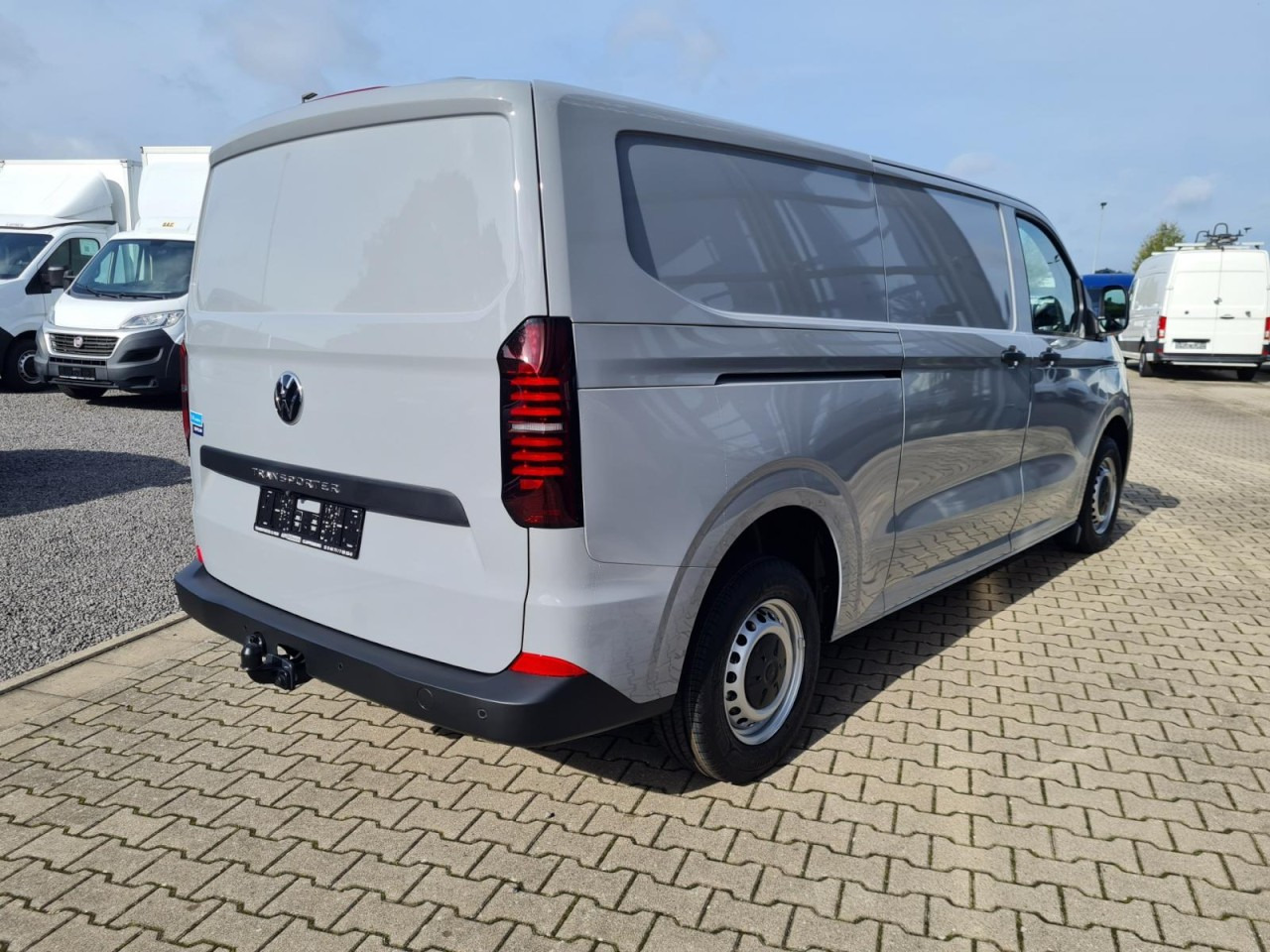 Volkswagen T7 Transporter Kasten TDi AG L2 AHK KLIMA KAMERA LED - Furgão compacto: foto 4 Volkswagen T7 Transporter Kasten TDi AG L2 AHK KLIMA KAMERA LED - Furgão compacto: foto 4