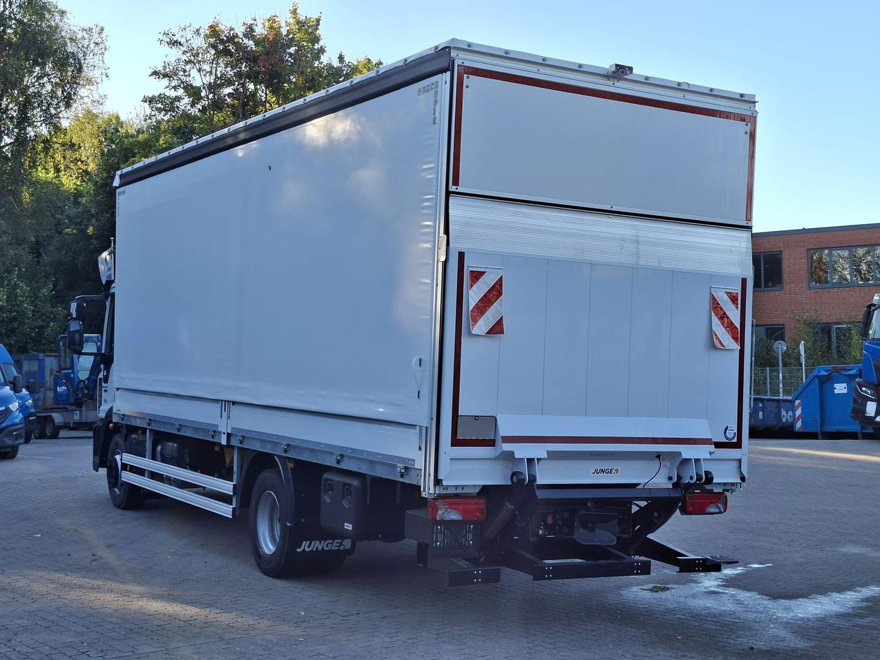 Iveco ML120E25/P JUNGE KOFFER LBW 1,5t AHK 185 kW (... - Camião: foto 4 Iveco ML120E25/P JUNGE KOFFER LBW 1,5t AHK 185 kW (... - Camião: foto 4