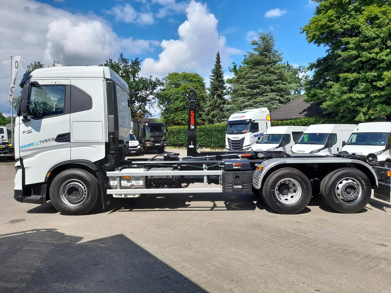 Iveco AD280X46Y/PS ON HIAB 490PS Lenk-Lift - Camião basculante: foto 2 Iveco AD280X46Y/PS ON HIAB 490PS Lenk-Lift - Camião basculante: foto 2