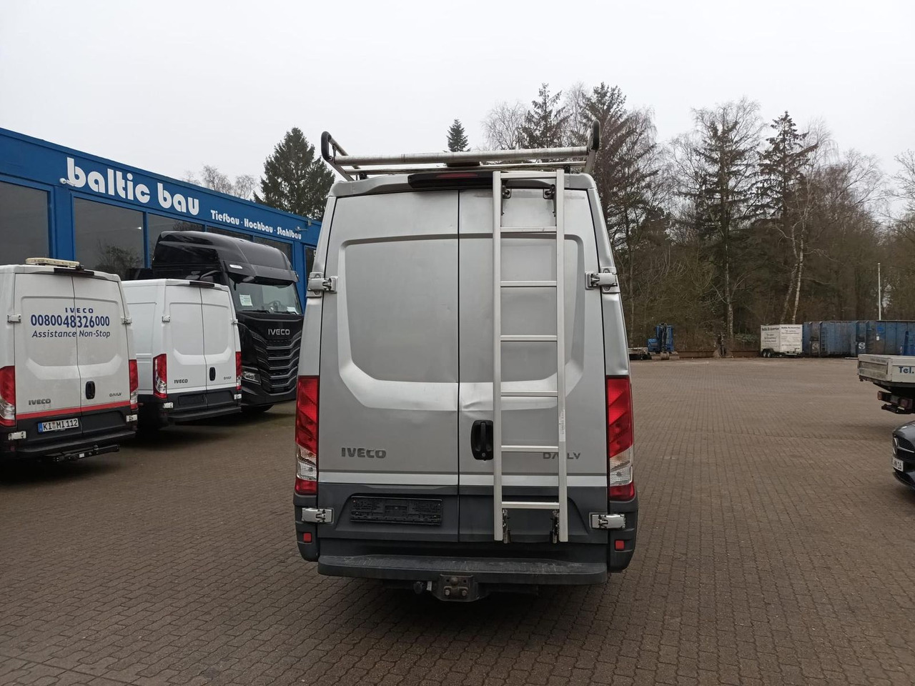 Iveco Daily 35S12V 3520L AHK Dachträger 85 kW (116 ... - Furgão: foto 4 Iveco Daily 35S12V 3520L AHK Dachträger 85 kW (116 ... - Furgão: foto 4