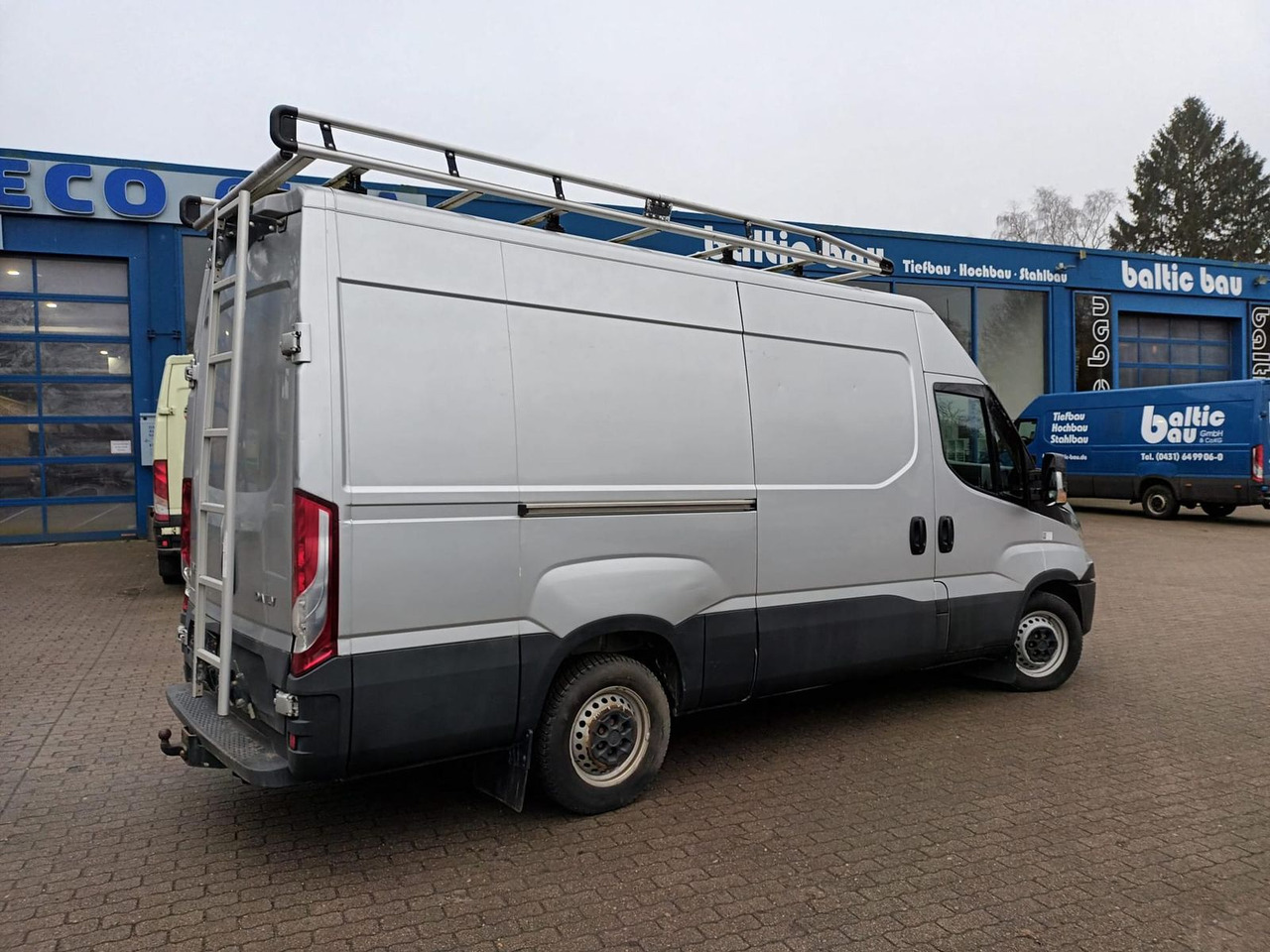 Iveco Daily 35S12V 3520L AHK Dachträger 85 kW (116 ... - Furgão: foto 3 Iveco Daily 35S12V 3520L AHK Dachträger 85 kW (116 ... - Furgão: foto 3