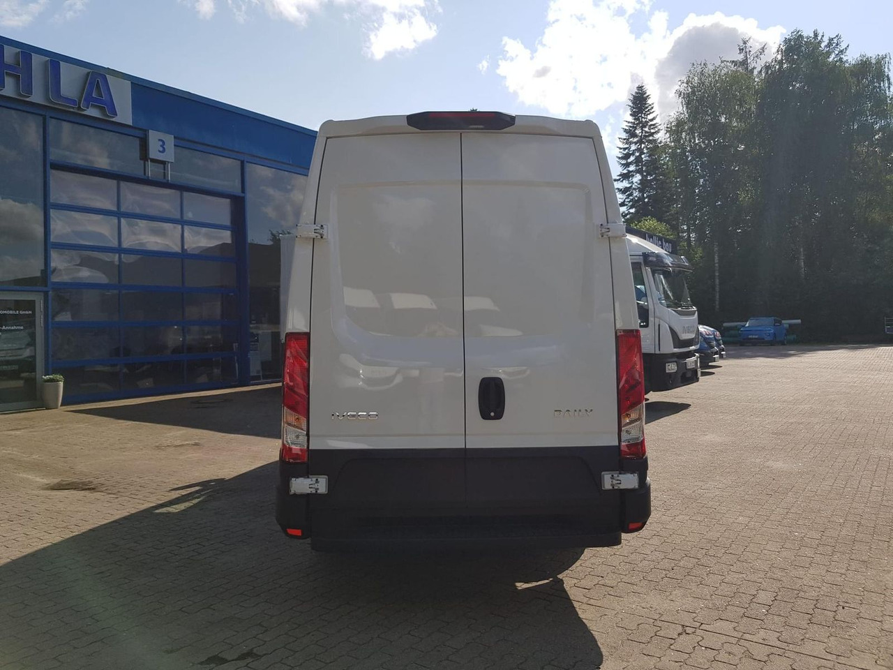 Iveco Daily 35S14A8 V Y mit Rückfahrkamera und Radi... - Furgão: foto 4 Iveco Daily 35S14A8 V Y mit Rückfahrkamera und Radi... - Furgão: foto 4