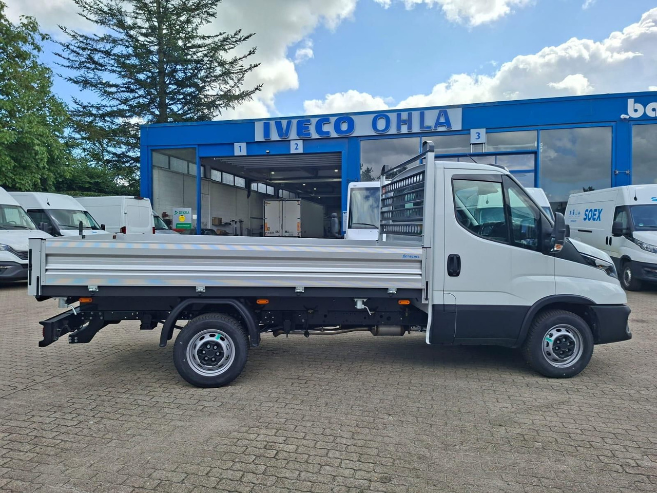 Locação financeira de  Iveco Daily 35S14A8Y Henschel 3-Seiten Kipper 100 k... Iveco Daily 35S14A8Y Henschel 3-Seiten Kipper 100 k...: foto 8 Locação financeira de  Iveco Daily 35S14A8Y Henschel 3-Seiten Kipper 100 k... Iveco Daily 35S14A8Y Henschel 3-Seiten Kipper 100 k...: foto 8
