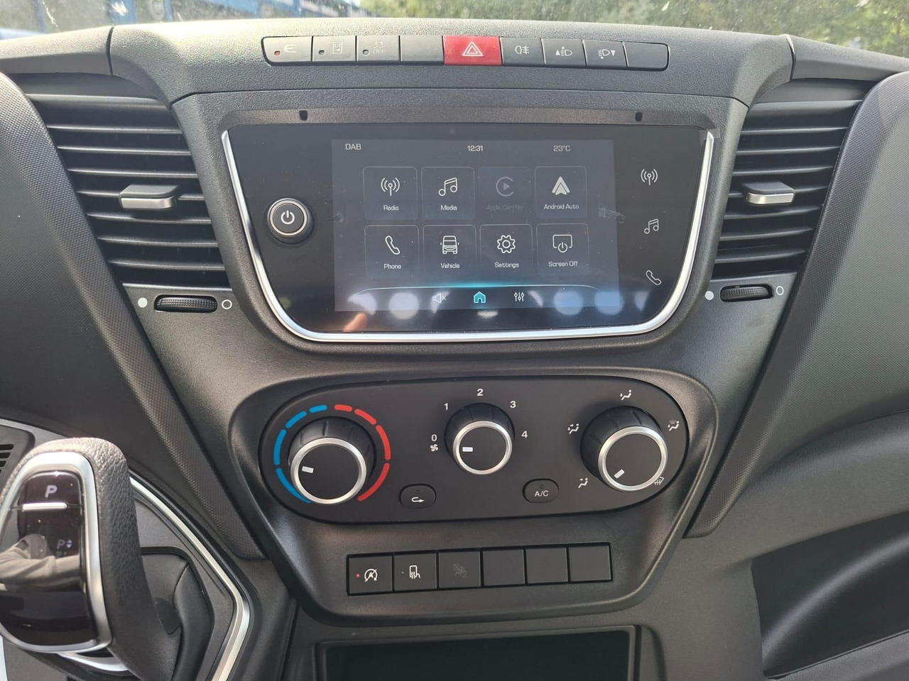 Carrinha de caixa aberta Iveco Daily 35S14A8Y Henschel 3-Seiten Kipper: foto 15 Carrinha de caixa aberta Iveco Daily 35S14A8Y Henschel 3-Seiten Kipper: foto 15