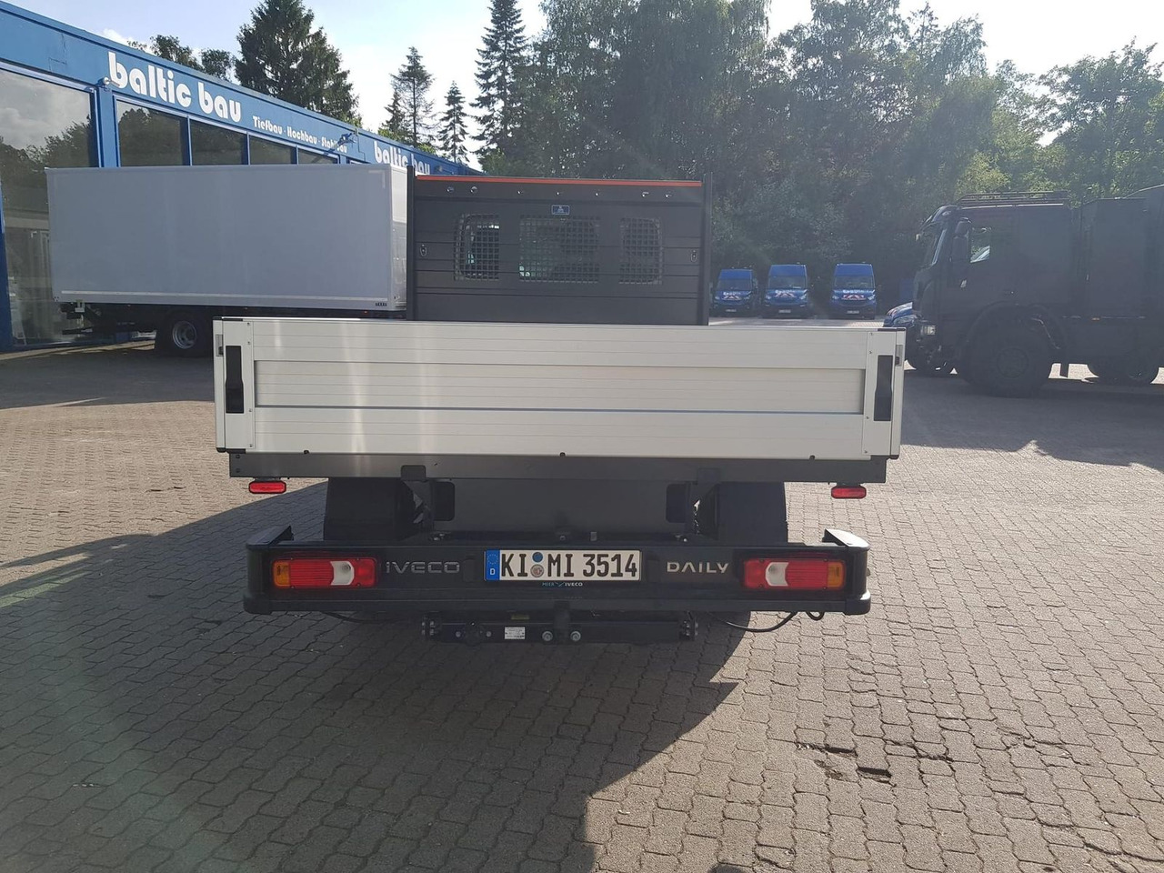 Iveco Daily 35S14HA8 Pritsche AHK 100 kW (136 PS),... - Carrinha de caixa aberta: foto 4 Iveco Daily 35S14HA8 Pritsche AHK 100 kW (136 PS),... - Carrinha de caixa aberta: foto 4