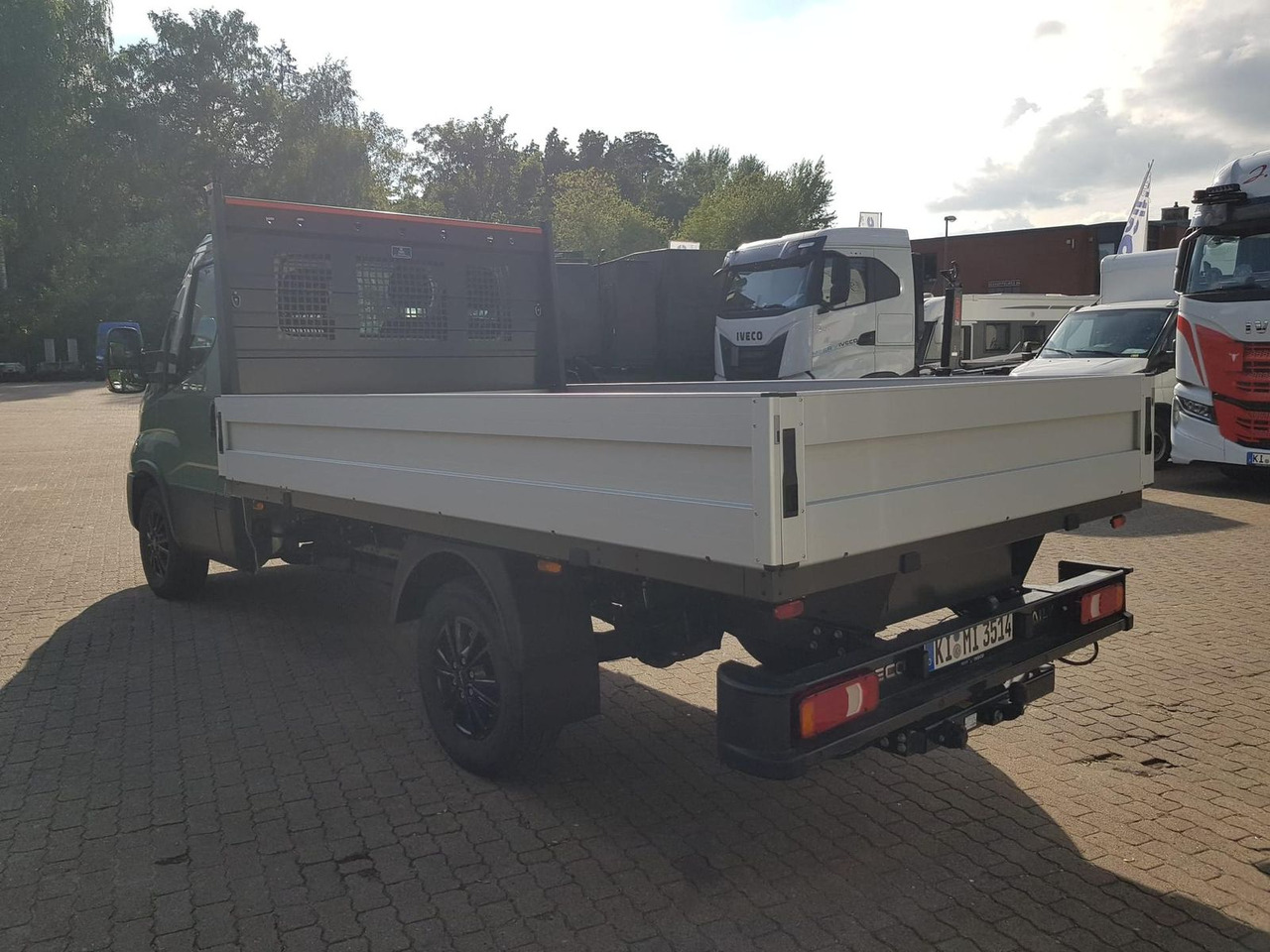 Iveco Daily 35S14HA8 Pritsche AHK 100 kW (136 PS),... - Carrinha de caixa aberta: foto 3 Iveco Daily 35S14HA8 Pritsche AHK 100 kW (136 PS),... - Carrinha de caixa aberta: foto 3
