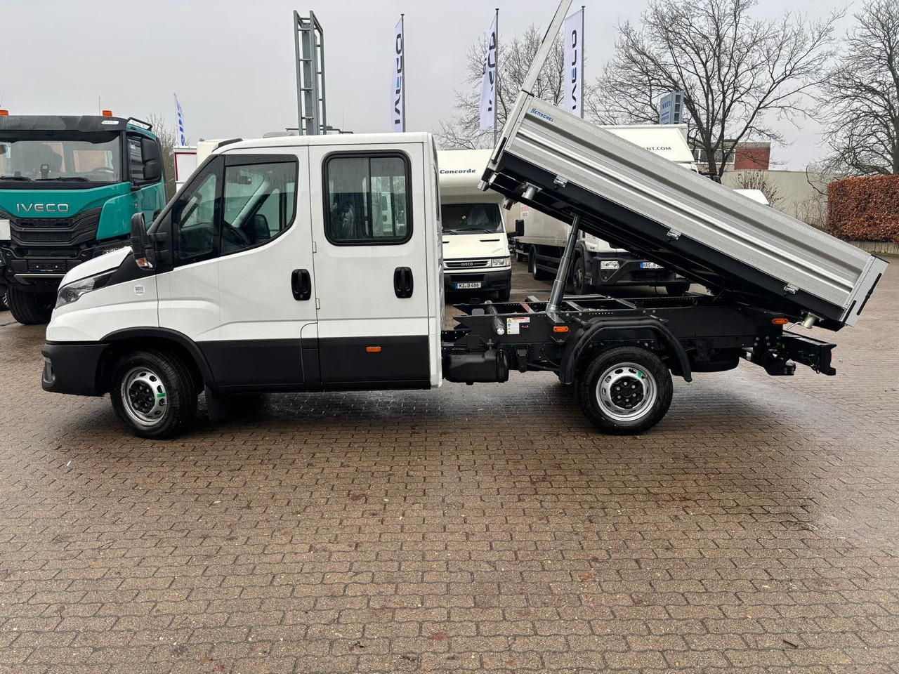 Iveco Daily 35S16H3.0A8YD*DSK*KLIMA*AHK* - Carrinha basculante, Carrinha cabine dupla: foto 2 Iveco Daily 35S16H3.0A8YD*DSK*KLIMA*AHK* - Carrinha basculante, Carrinha cabine dupla: foto 2
