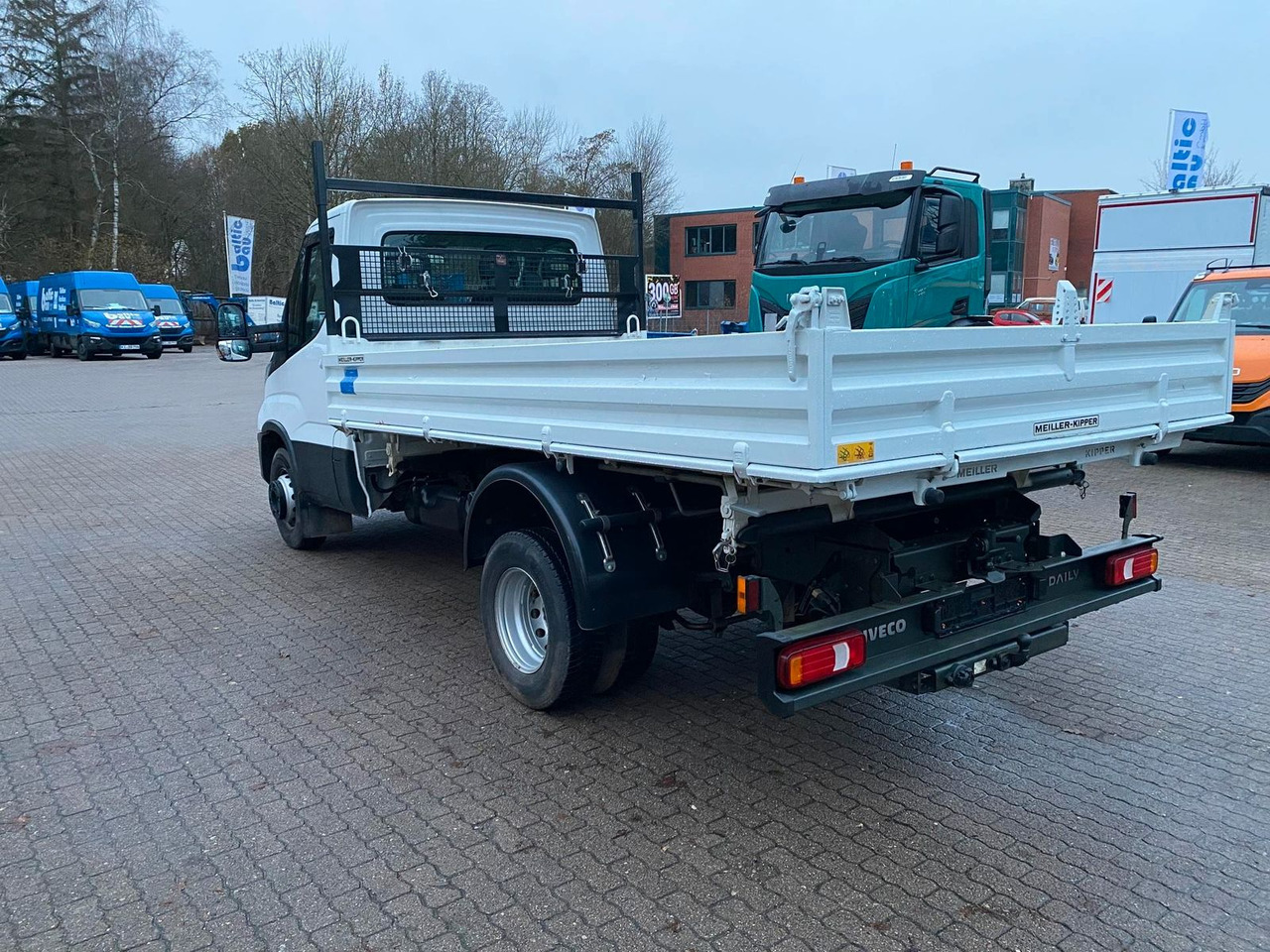 Iveco Daily 70C18H Meiler Dreiseitenkipper*AHK*RADI... - Carrinha basculante: foto 3 Iveco Daily 70C18H Meiler Dreiseitenkipper*AHK*RADI... - Carrinha basculante: foto 3