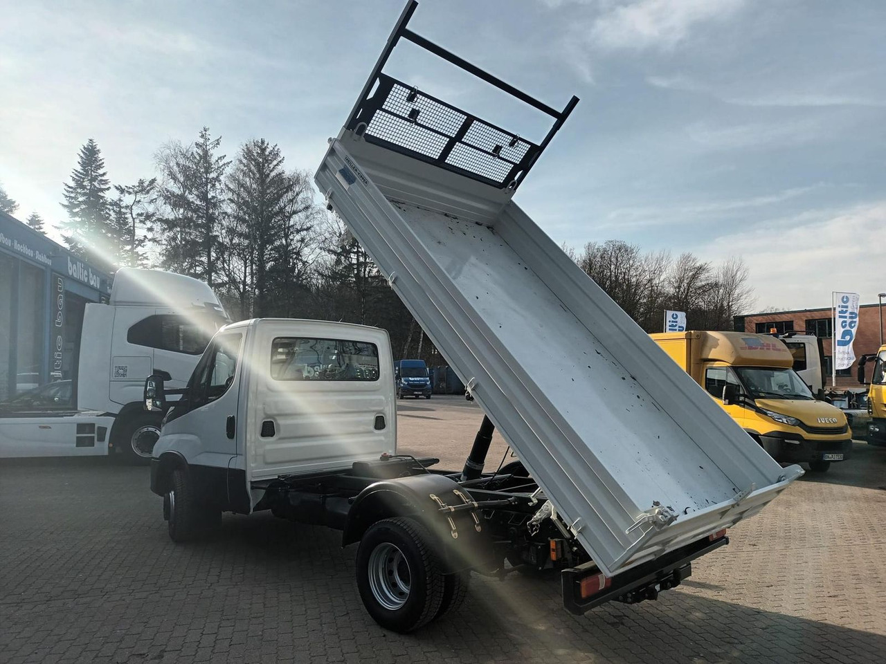 Iveco Daily 70C18H Meiller-Dreiseitenkipper Klima, AHK - Carrinha basculante: foto 4 Iveco Daily 70C18H Meiller-Dreiseitenkipper Klima, AHK - Carrinha basculante: foto 4