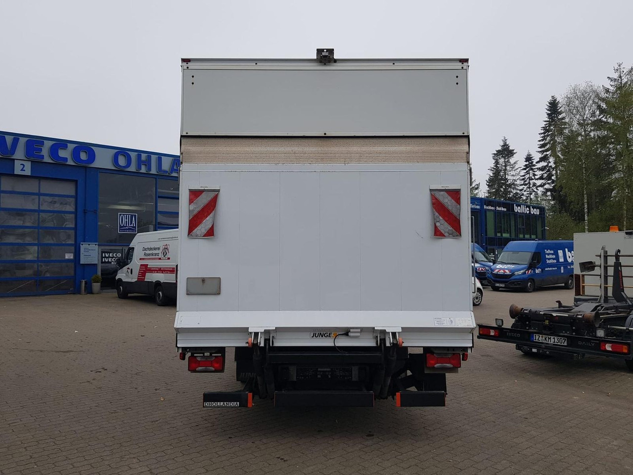 Iveco Daily 70C18HA8/P Koffer, Luftfederung, Kamera - Carrinha de contentor: foto 5 Iveco Daily 70C18HA8/P Koffer, Luftfederung, Kamera - Carrinha de contentor: foto 5