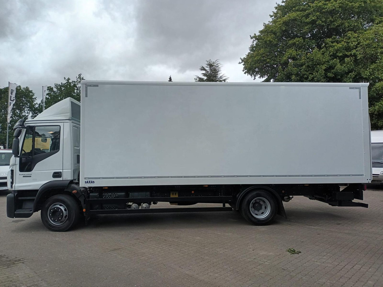Iveco ML120E25/P mit SAXAS LBW 185 kW (252 PS), Aut... - Carrinha de contentor: foto 2 Iveco ML120E25/P mit SAXAS LBW 185 kW (252 PS), Aut... - Carrinha de contentor: foto 2
