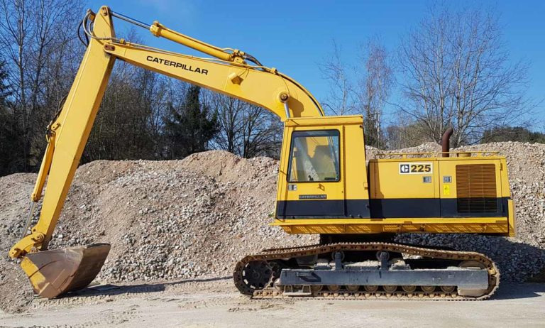 Caterpillar 225 – excavator with long stick / Kettenbagger mit langem Stiel - Escavadora de rastos: foto 1 Caterpillar 225 – excavator with long stick / Kettenbagger mit langem Stiel - Escavadora de rastos: foto 1