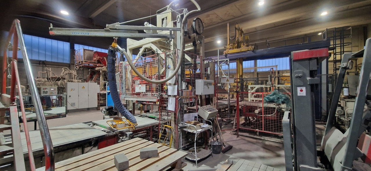 Henke Variant 140/115/50 – Fully automatic block production line / Vollautomatische Steinfertigungsanlage - Equipamento de betão: foto 3 Henke Variant 140/115/50 – Fully automatic block production line / Vollautomatische Steinfertigungsanlage - Equipamento de betão: foto 3