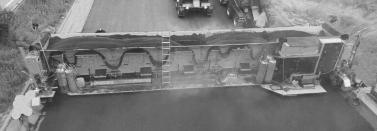 Mastic asphalt paver / Gussasphalt-Fertiger - Acabadora: foto 1 Mastic asphalt paver / Gussasphalt-Fertiger - Acabadora: foto 1