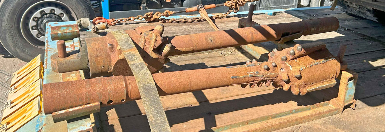 Tracto-Technik Grundodrill 15XPT – Horizontal directional drilling rig / Horizontalspülbohr-Gerä - Máquina de perfuração: foto 2 Tracto-Technik Grundodrill 15XPT – Horizontal directional drilling rig / Horizontalspülbohr-Gerä - Máquina de perfuração: foto 2