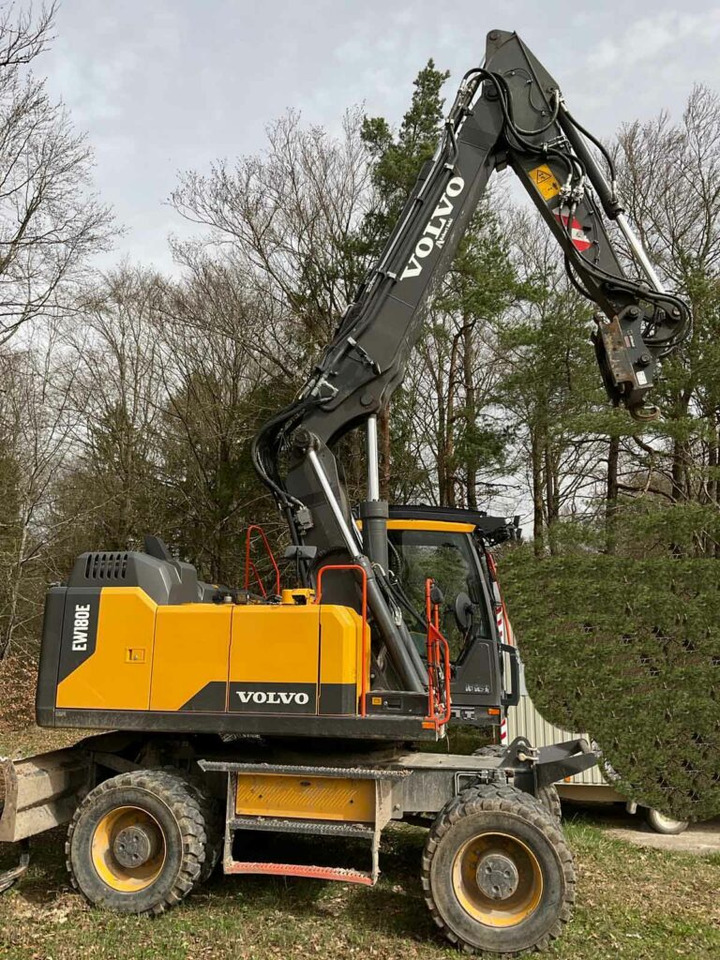 Volvo EW180 E – mobile excavator / Mobilbagger - Escavadeira de rodas: foto 1 Volvo EW180 E – mobile excavator / Mobilbagger - Escavadeira de rodas: foto 1
